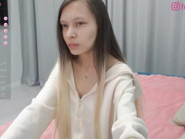 FrillBaby on BongaCams 