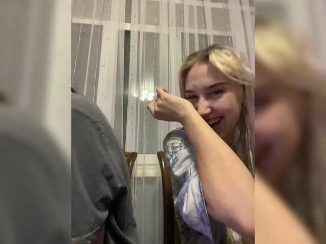 FuckKrisAnna on BongaCams 