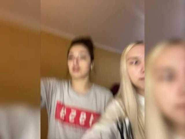 FuckKrisAnna on BongaCams 