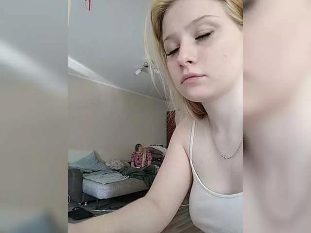 FuckKrisAnna on BongaCams 