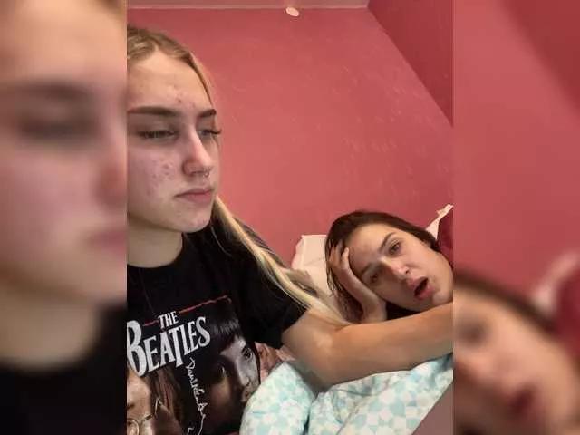 FuckKrisAnna on BongaCams 