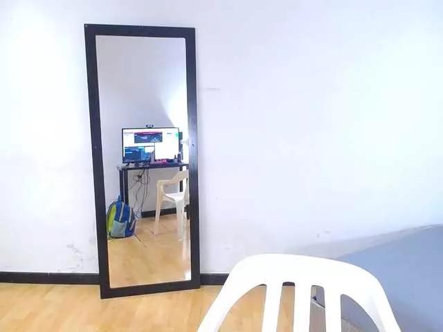 Offline goldenn-ass on BongaCams