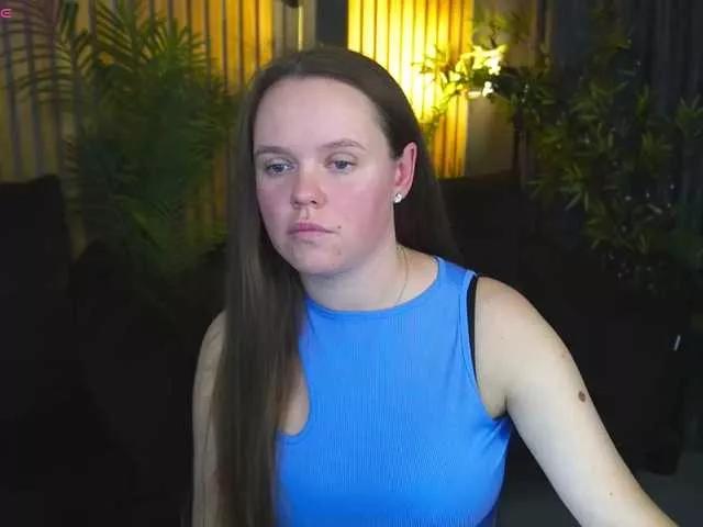 Admire GoldenPeachy, she wants to masturbate for you GoldenPeachy from BongaCams