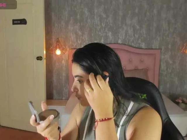 Offline Hadley- on BongaCams