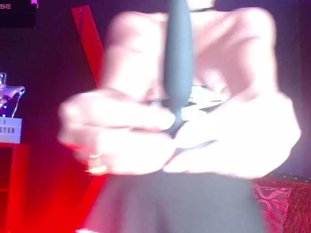 HairyValeri on BongaCams 