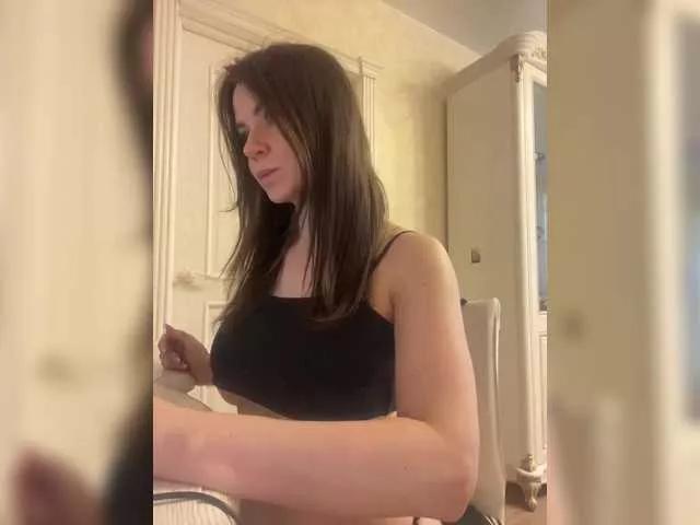 Offline Heleni22 on BongaCams