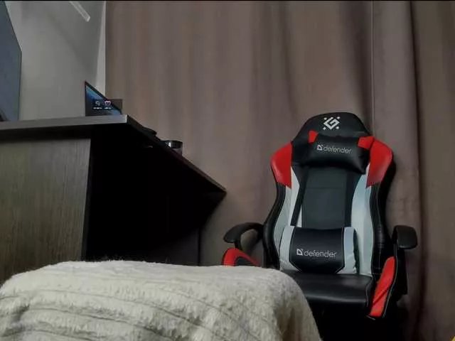 Offline hollyharlot on BongaCams