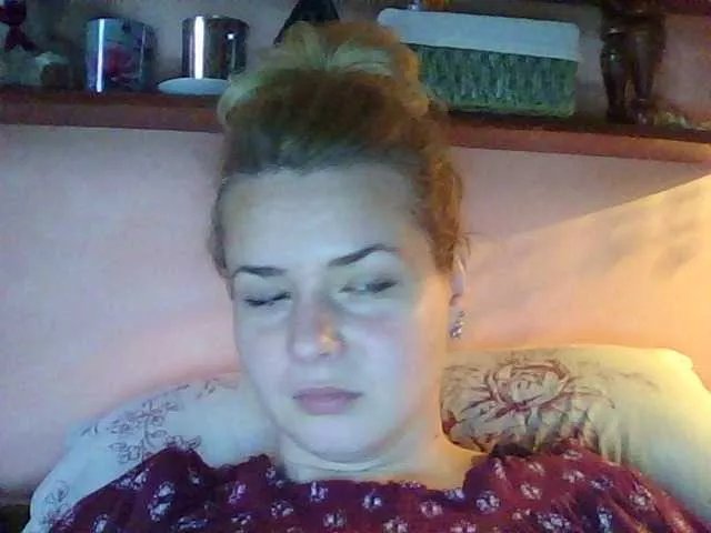 Offline HollyLaPretty on BongaCams