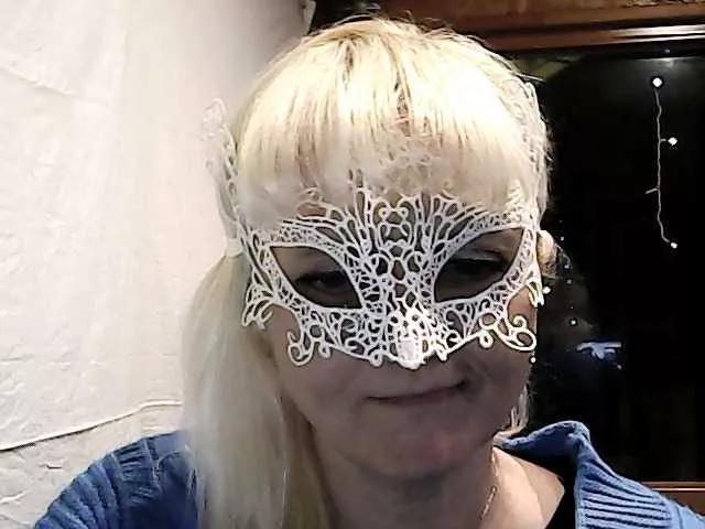 Join Iinna, she wants to masturbate for you Iinna from BongaCams