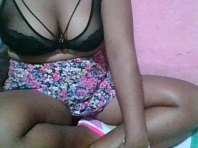 Offline Imanoellah on BongaCams