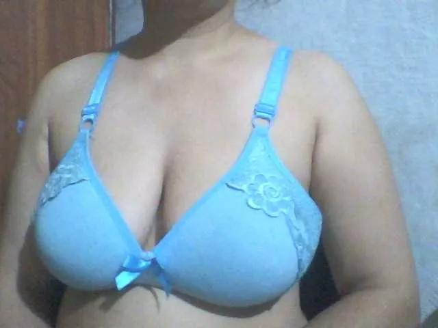 Offline indiagirl50 on BongaCams