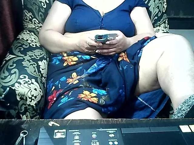 Offline Indianbhabhimilf40 on BongaCams