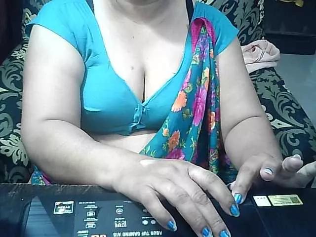 Offline Indianbhabhimilf40 on BongaCams