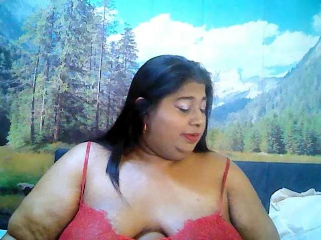 indianhoney on BongaCams