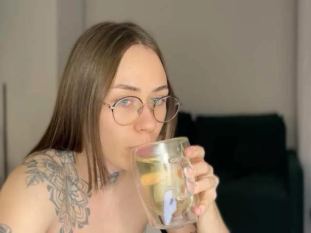 IRAONIC on BongaCams