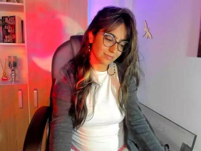 Isabella221 on BongaCams 