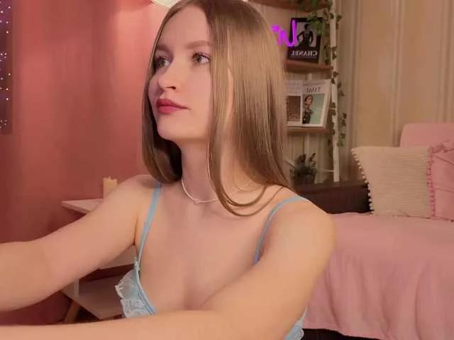 Offline IsabellaTorrance on BongaCams