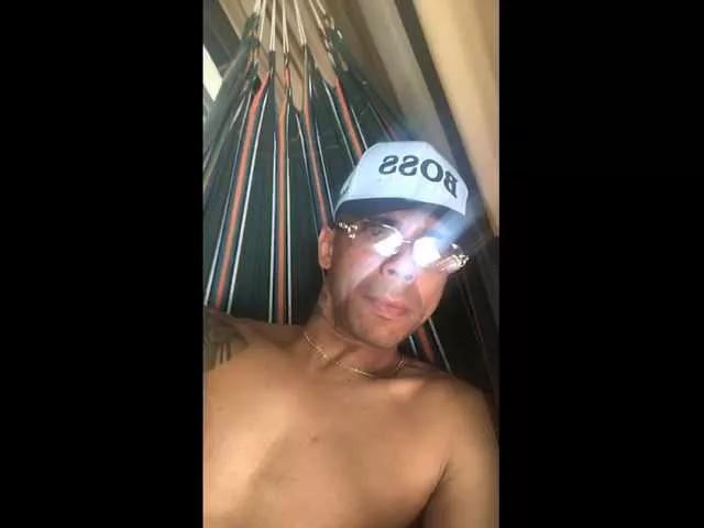 Jonesjones15 on BongaCams