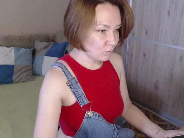 Offline Julia99 on BongaCams