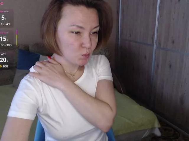 Offline Julia99 on BongaCams