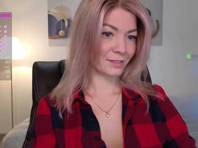 JuliaCute on BongaCams 