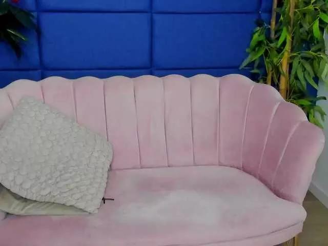 Offline KamaFeels on BongaCams