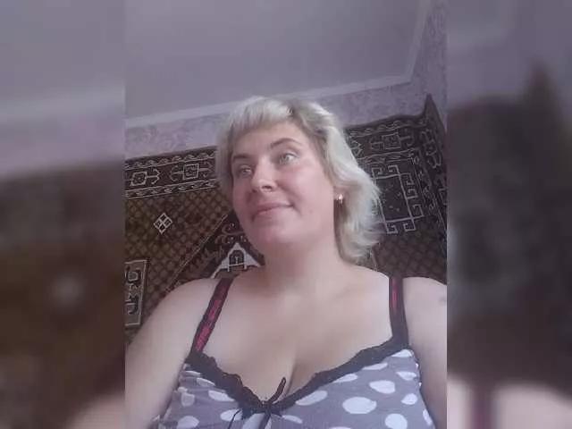 Karolina-Lora on BongaCams 