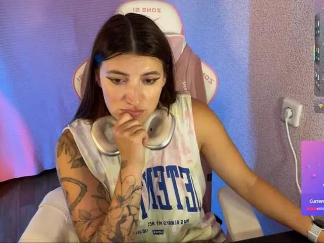 Offline Katrinmiss on BongaCams