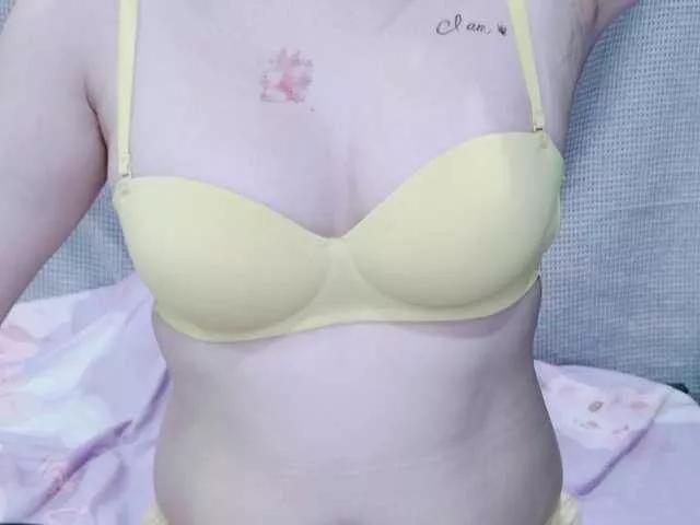 Offline kiki-001 on BongaCams
