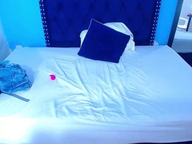 Offline kinky-redhead18 on BongaCams