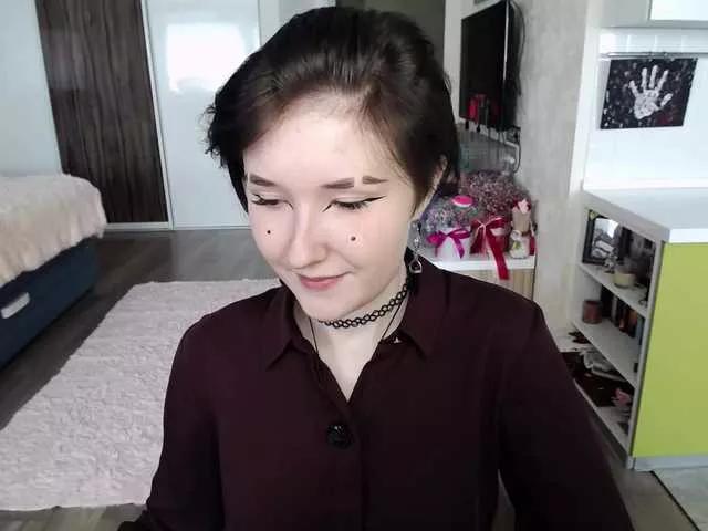 Offline Kiraily on BongaCams