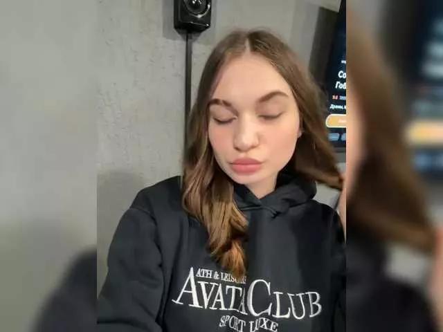 Kissylya001 on BongaCams