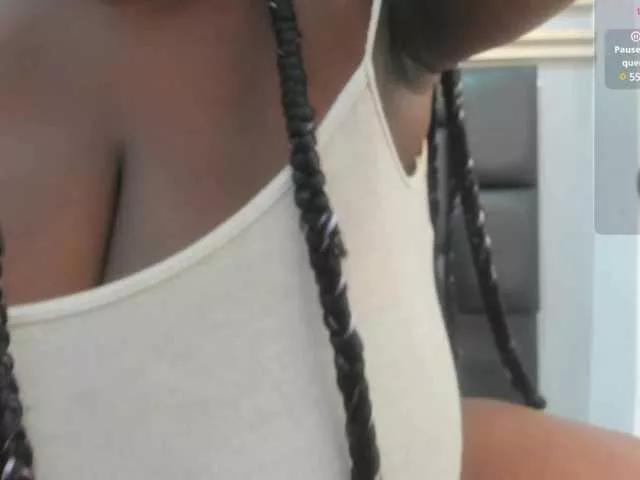 krystalcatro on BongaCams 