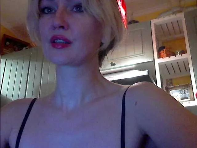 LaraEva on BongaCams 