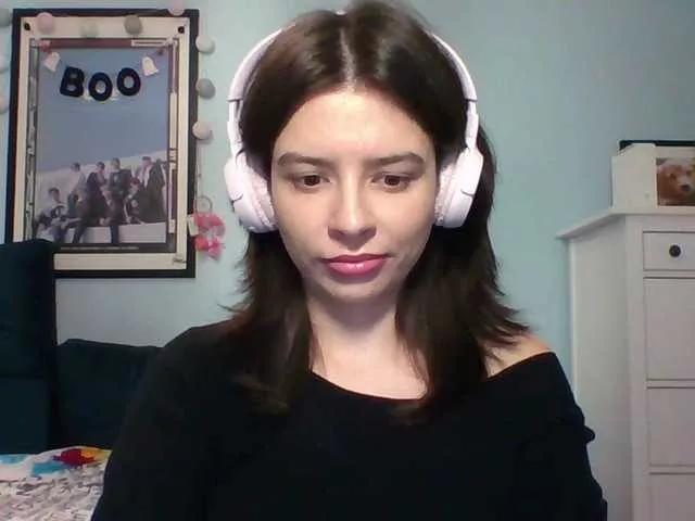 Offline Larice on BongaCams