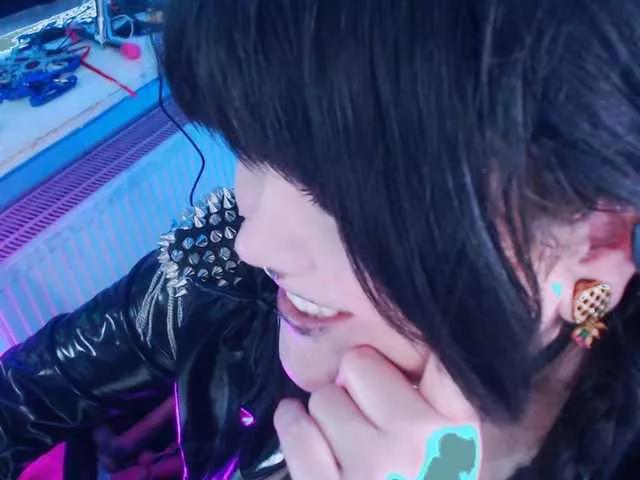 Offline Laura-Wicked on BongaCams