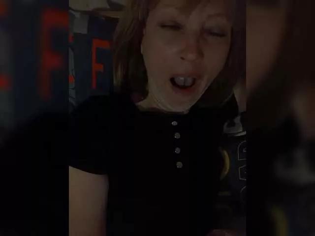 Offline Lena-33 on BongaCams