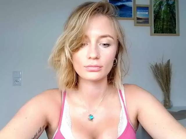 Lenadate on BongaCams 