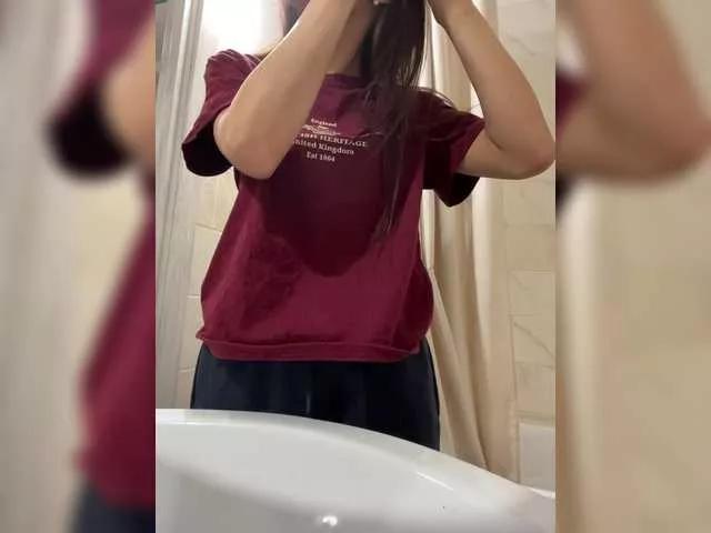 Explore LenaGordon, she wants to masturbate for you LenaGordon from BongaCams