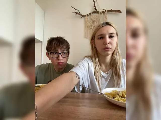 Offline LinaTwins on BongaCams