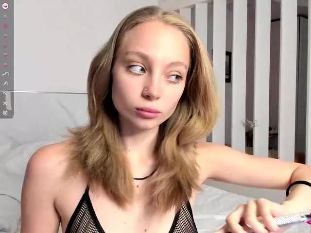 LISABABYMETAL on BongaCams