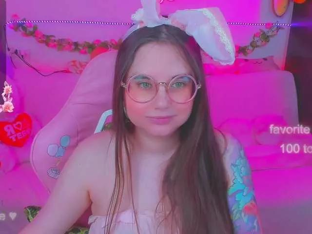 LittleKitsune on BongaCams 