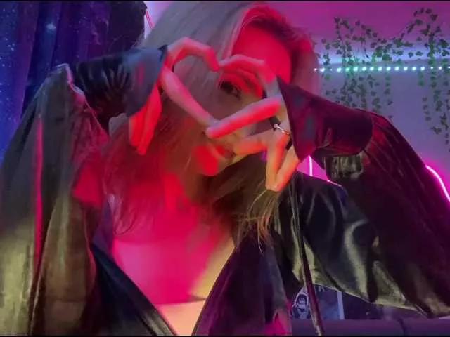 LollyGirlMoon on BongaCams 