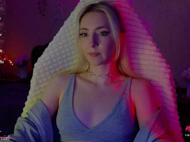 LollyGirlMoon on BongaCams 