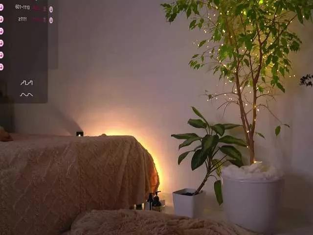 lorrielovestory on BongaCams 