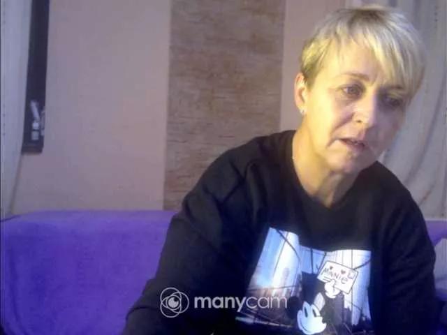 Offline LovePinkLilli on BongaCams