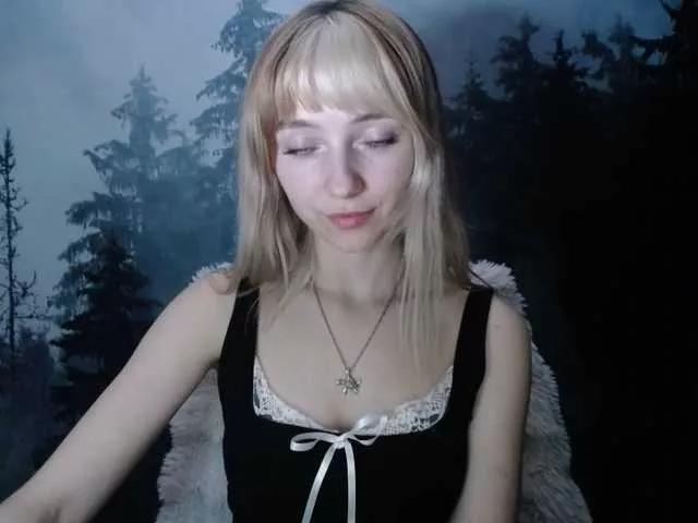 Offline LuciaLovely on BongaCams
