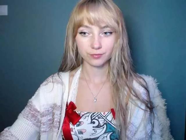 Offline LuciaLovely on BongaCams