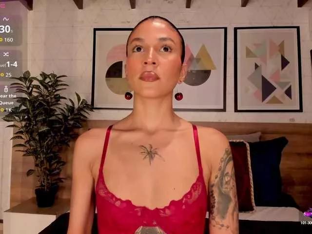 LunaRuso on BongaCams