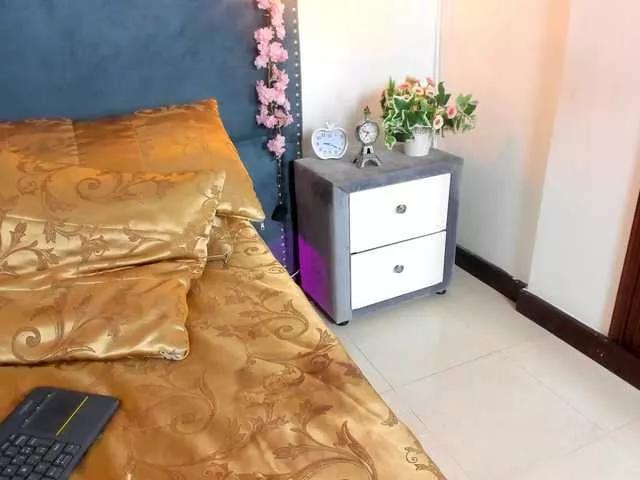 MadissonBonne on BongaCams 